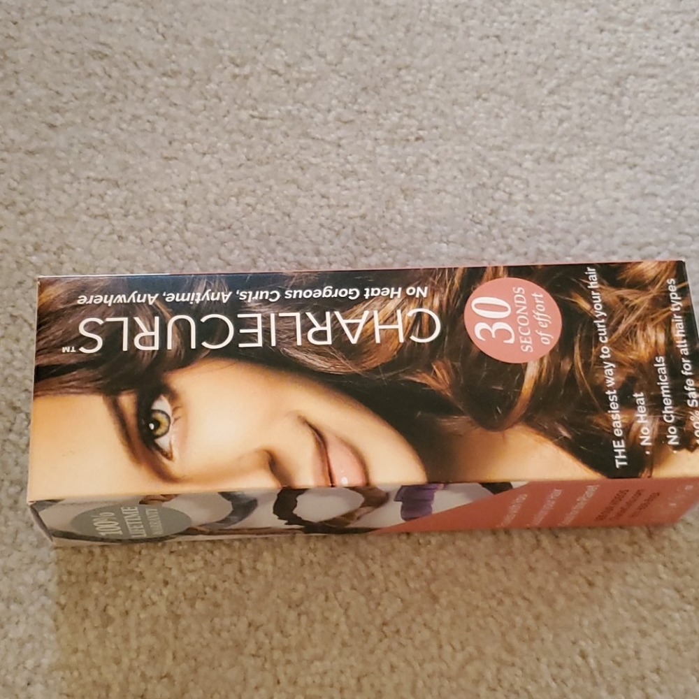 Charlie Curls heatless curler